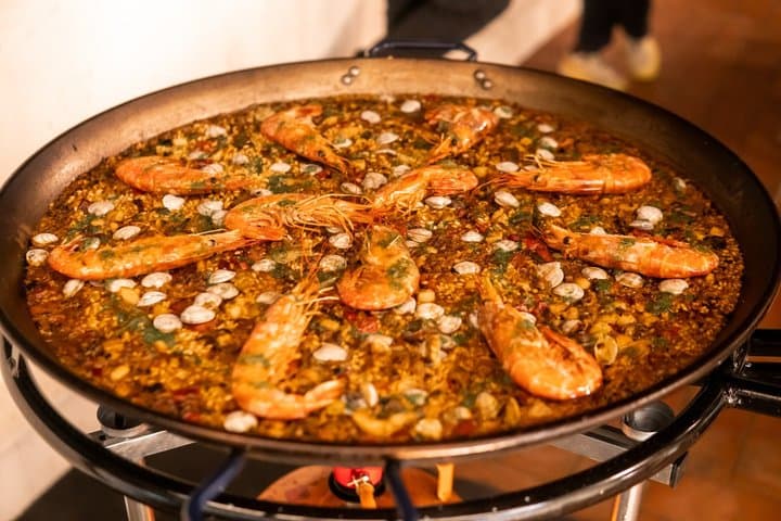 Barcelona: Paella & Tapas Cooking Class with Sangria Making