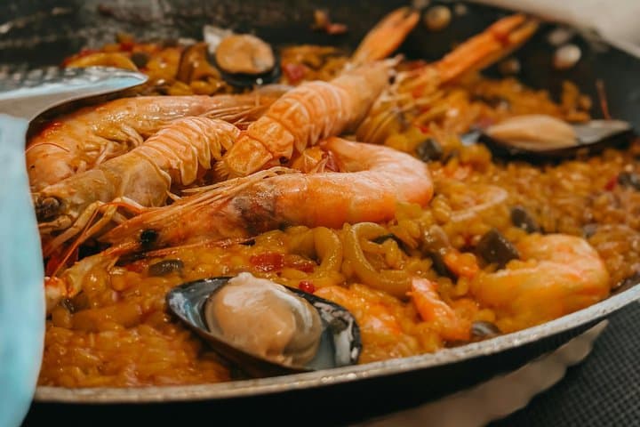 Paella, Tapas and Sangría Cooking Class in Barcelona