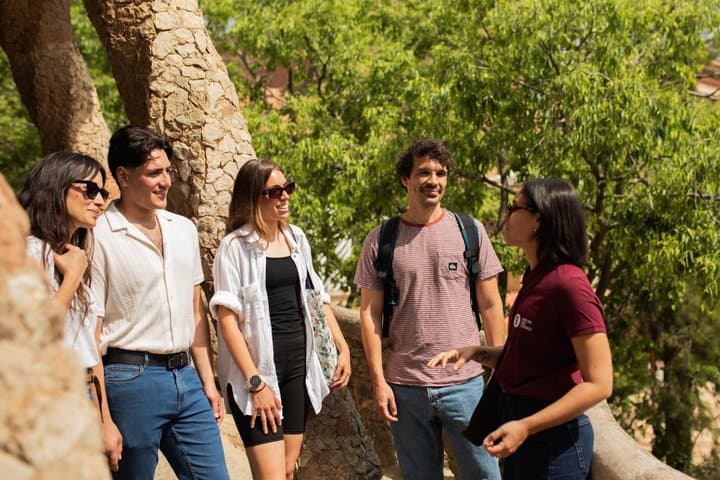 Barcelona: Park Guell Small Guided Tour & Skip the Line Ticket