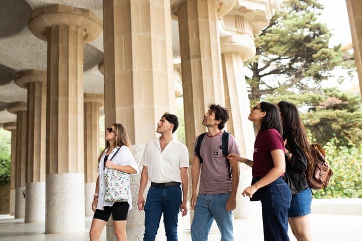 Barcelona: Park Guell Small Guided Tour & Skip the Line Ticket