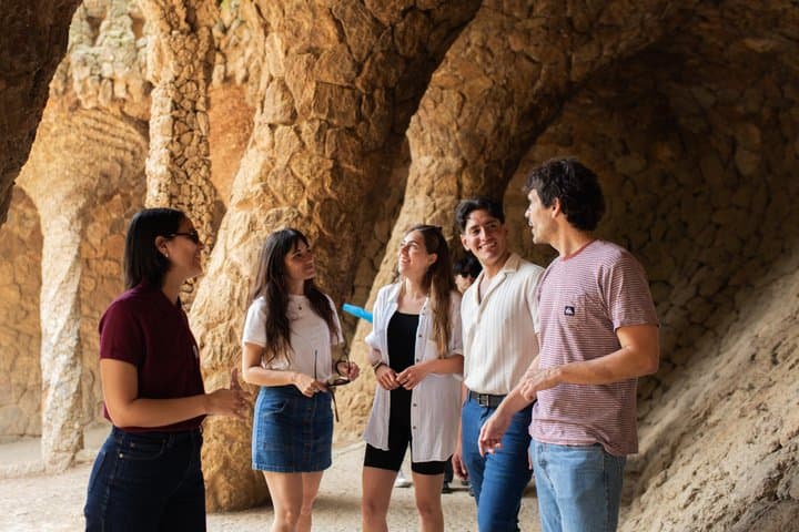 Barcelona: Park Guell Small Guided Tour & Skip the Line Ticket