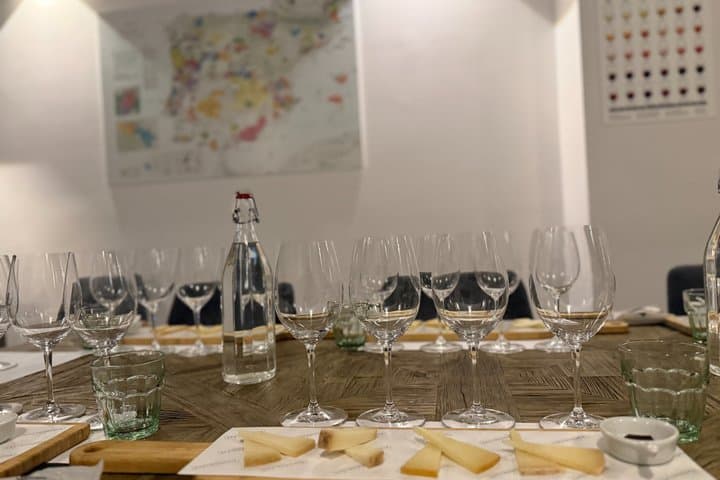Rioja & Txakoli Wine Tasting in Bilbao with a Local Sommelier