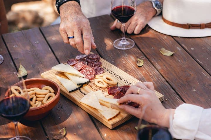 Valencia: Utiel-Requena Cave & Winery Day Trip with Tasting