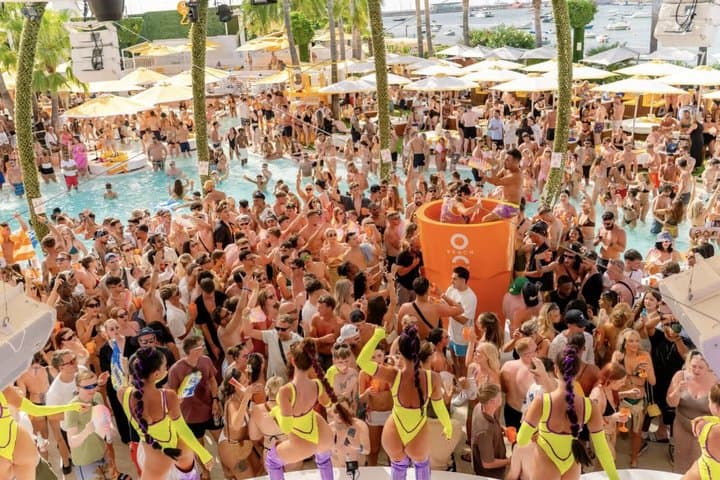 Ibiza Pool Party and Club Tour including O Beach and Eden Club