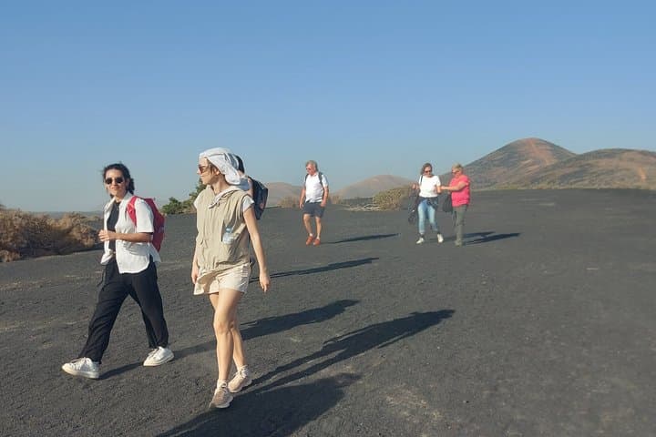 Trekking in the Volcanoes Natural Park in a small group