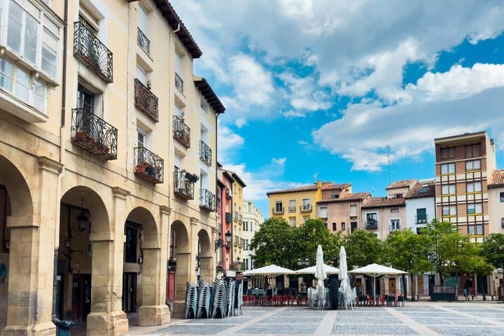 Hello Logroño: Private 2-Hour Intro City Walk with Local Guide