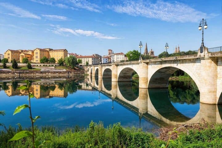 Hello Logroño: Private 2-Hour Intro City Walk with Local Guide