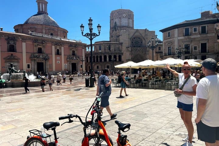Valencia City Highlights in Guided Bike or E-Bike Tour