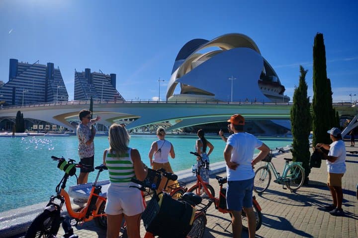Valencia City Highlights in Guided Bike or E-Bike Tour
