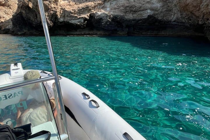 Carboneras : Route of 6 coves by boat through Cabo de Gata