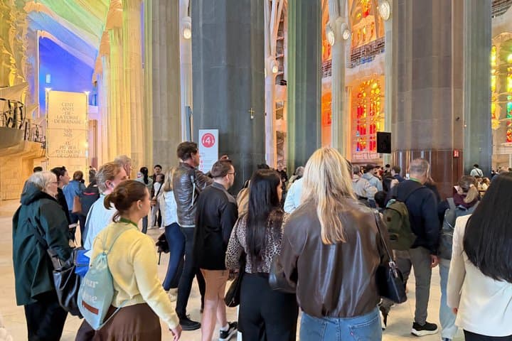 Sagrada Familia Skip-the-Line Small-Group Guided Tour