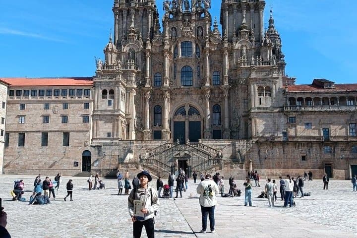 Private Walking Tour of Santiago de Compostela in Russian
