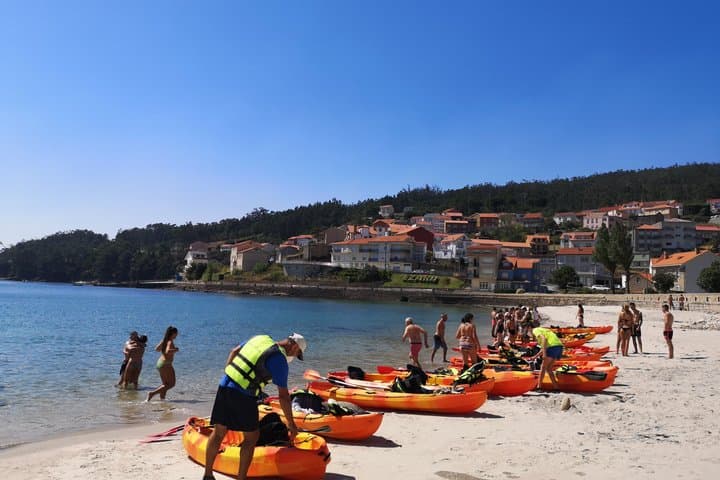 Kayaking to Ézaro Waterfall: Guided Kayak Tour