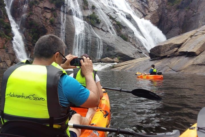 Kayaking to Ézaro Waterfall: Guided Kayak Tour