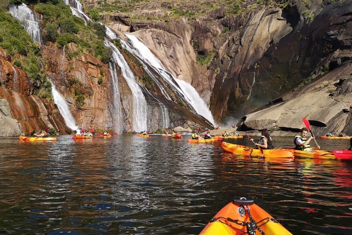 Kayaking to Ézaro Waterfall: Guided Kayak Tour
