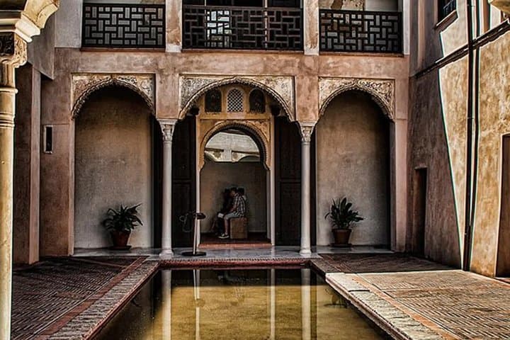 Granada Self Guided Walking Tour Landmarks with Audio and Quiz