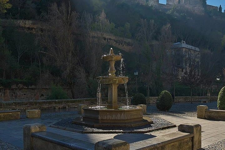 Granada Self Guided Walking Tour Landmarks with Audio and Quiz