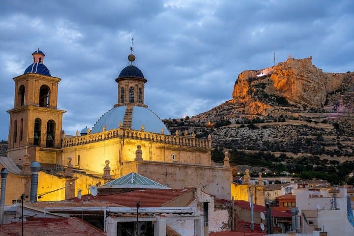 Alicante Shore Excursion: Old Town Walk and Photos Included