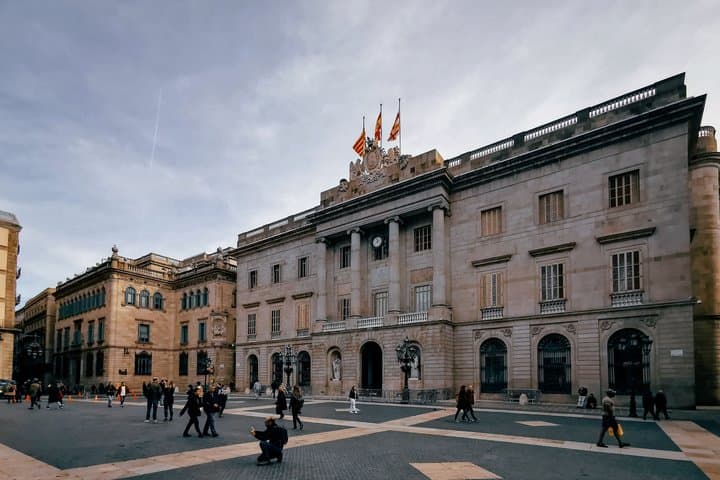 Barcelona Gothic Quarter Self-Guided Walking Tour, Scavenger Hunt