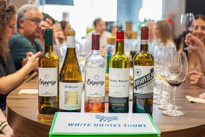 Málaga Spanish Wine Tasting with 5 Wines and Gourmet Tapas