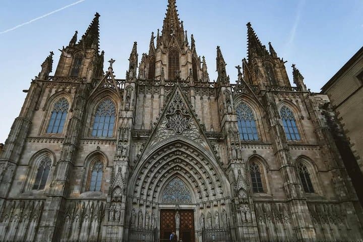 Barcelona Gothic Quarter Self Guided Walking Tour with Mobile App
