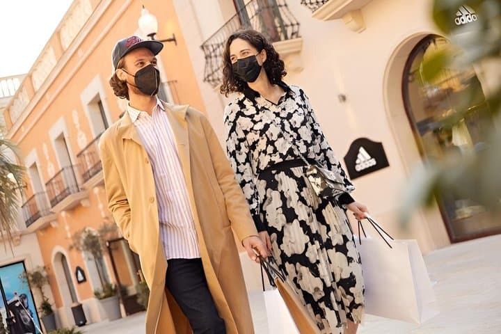 La Roca Village Outlet Shopping Express Round Trip Shuttle