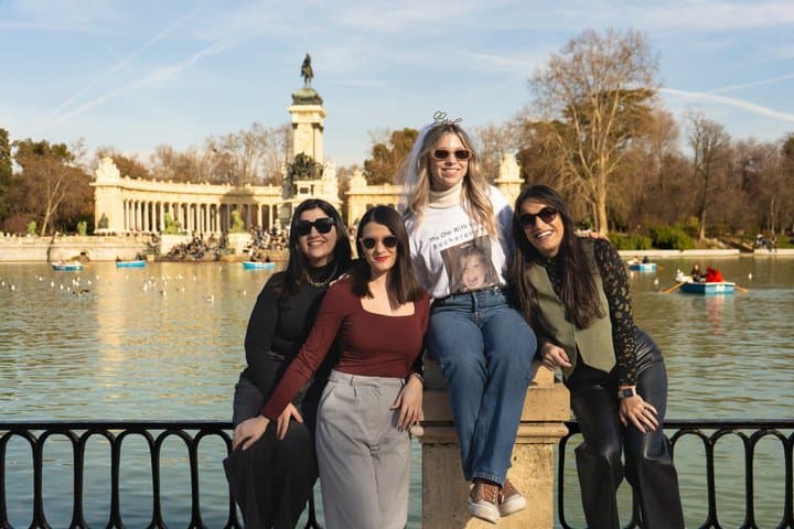 Private Professional Photoshoot in Retiro Park in Madrid