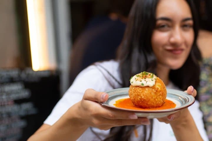 El Born and Gothic Quarter Local Food Tour with Tastings