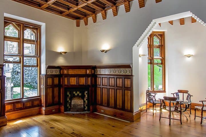 Guided Tour of El Capricho de Gaudí with ticket