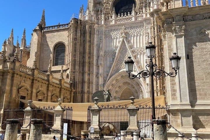 Seville Monumental + Andalusian Lunch included