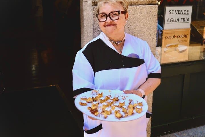 Santiago Old Town Food Tour with 5 Authentic Tastings and Drinks