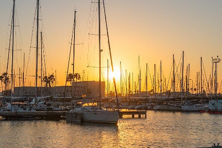 Valencia: Old Town to City of Arts E-Bike Tour+Total Eclipse