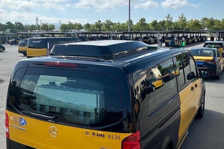 Barcelona Cruise Port to Sants Station Private Taxi Transfer