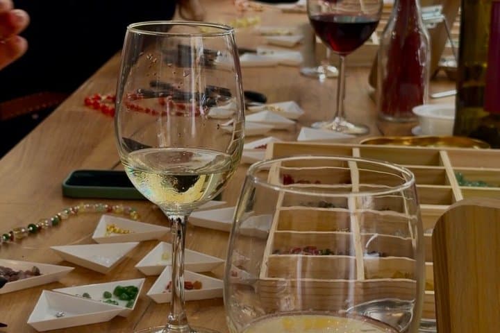 Jewelry workshop with unlimited wine Alicante