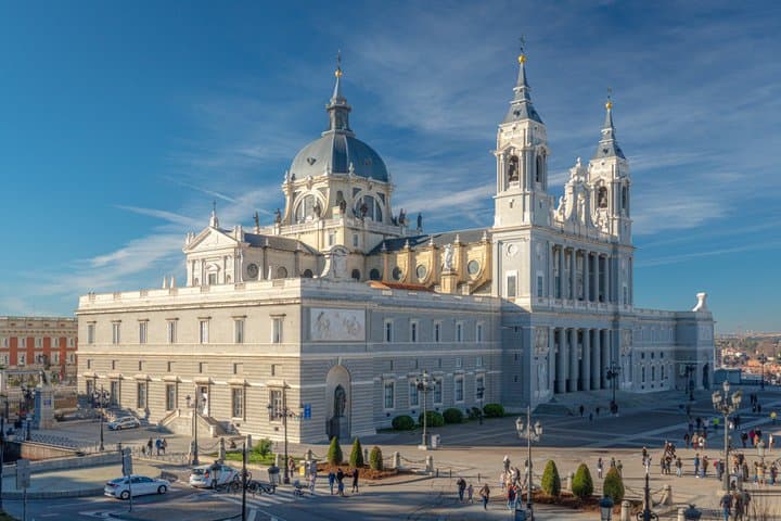 VIP PRIVATE: Royal Palace & Prado Museum HOTEL PICK UP & TICKETS