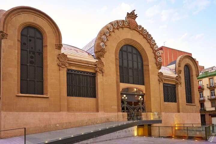 Tarragona Scavenger Hunt & Highlights Self-Guided Walking Tour