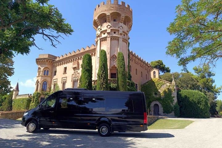 Barcelona City Tour Private 4 hours (From 2 to 16 people) NO GUIDE