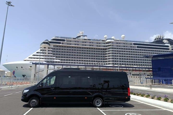 Barcelona City Tour Private 4 hours (From 2 to 16 people) NO GUIDE