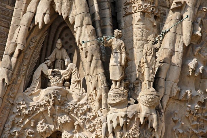 Barcelona Sagrada Familia Entry Ticket with Audio Guide